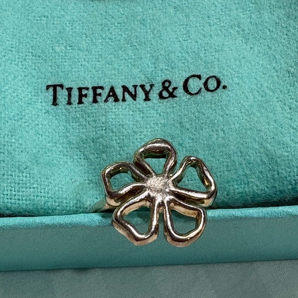 Tiffany and Co Sterling Silver Open Hibiscus Flower Ring Size 5.5